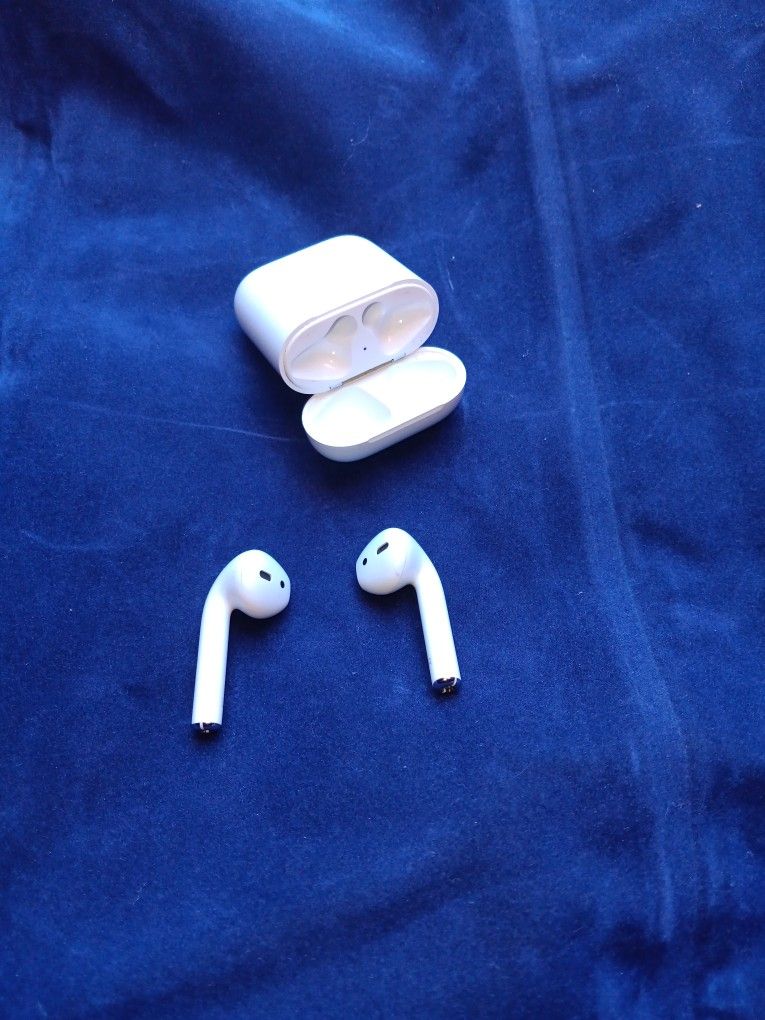 Apple AirPods 2nd Generation Used 