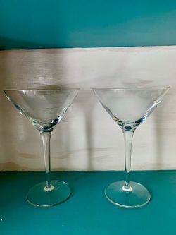 2 Martini Glasses