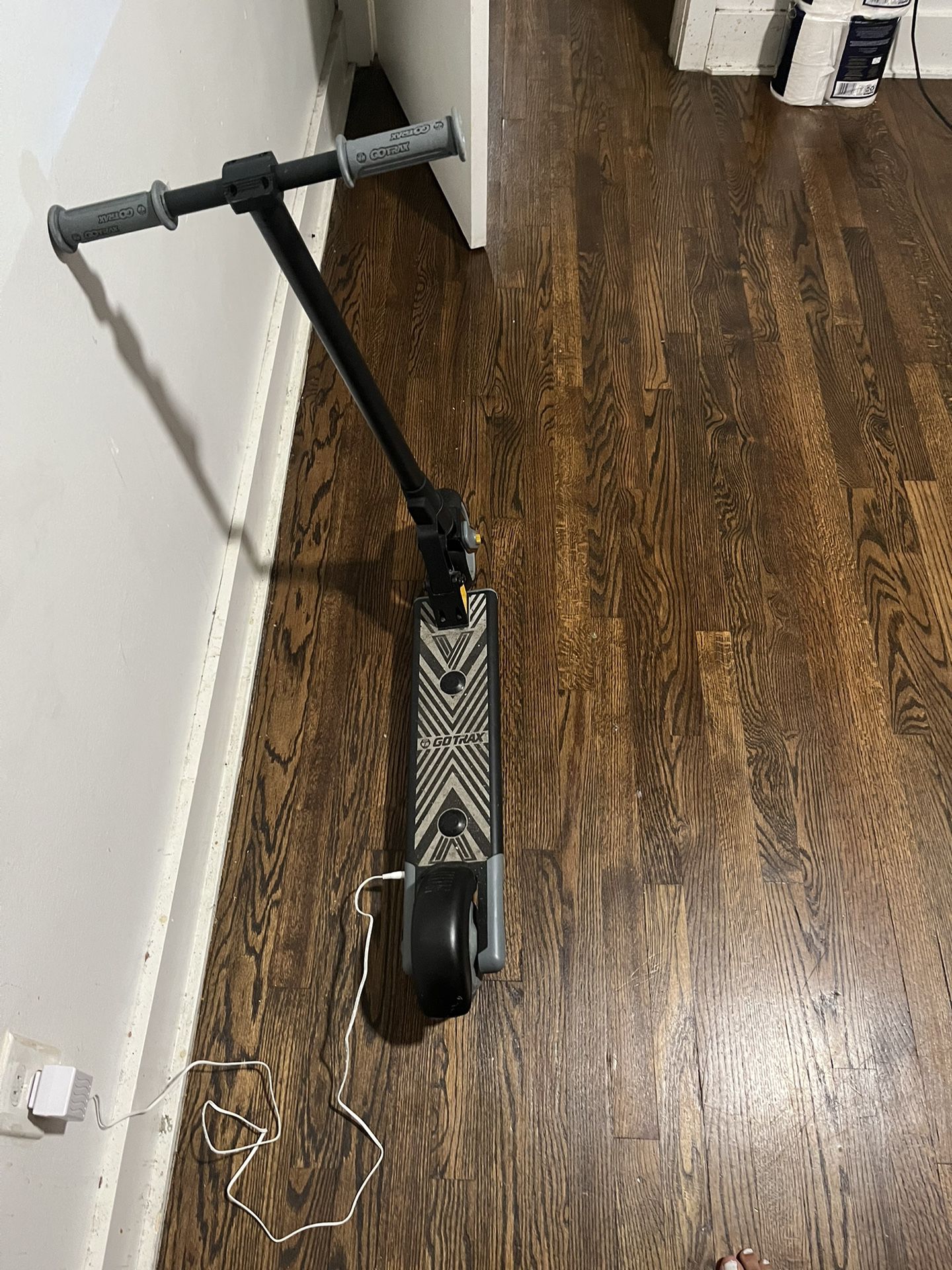  Gotraxs kids electrical scooter 