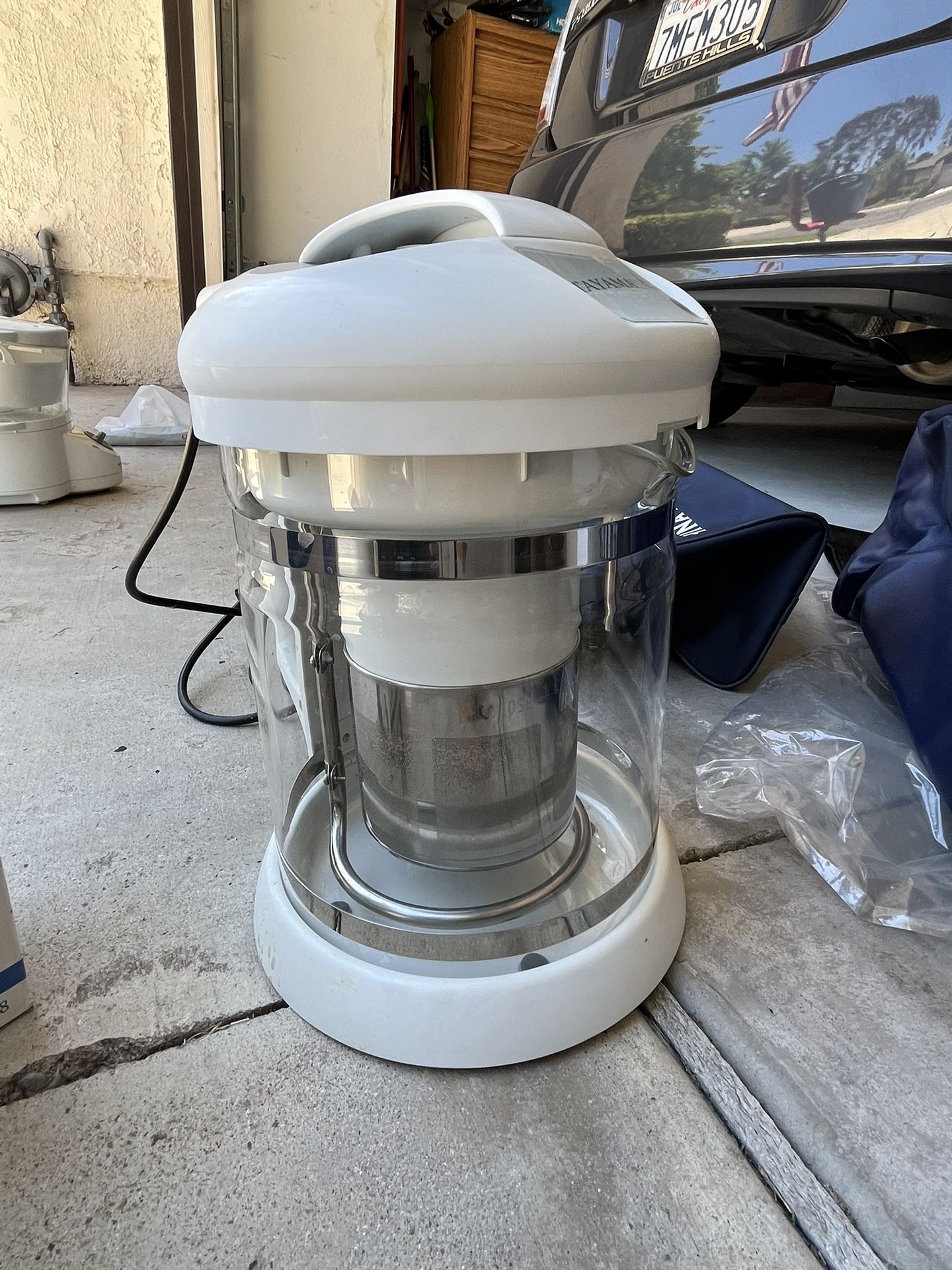 Kitchen Appliances & Pans