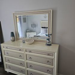 Bedroom Dressers 