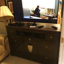 55’ LG Tv With Stand And Bose Surround Sound System 