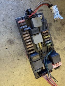 Mercedes Benz E350 Fuse Box