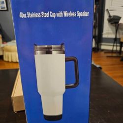 Sports Water Bottle W/ BT Speaker 