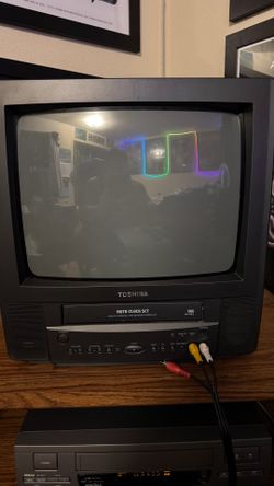Toshiba 13" CRT TV VCR Combo VHS Player Working w/Remote