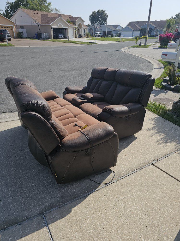 Free Couches(will Give U 20$ To Take)
