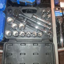 Pittsburgh 1/2" Ratchet And Socket Set