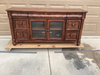 Tv stand