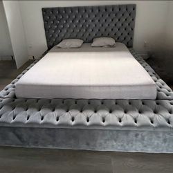 King Bed With Storage Grey Velvet Tufted new