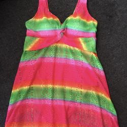 New (no tags) women’s size medium colorful swimsuit
