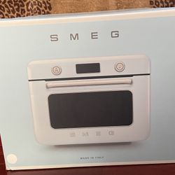 SMEG Countertop Air Fry Oven With Steam