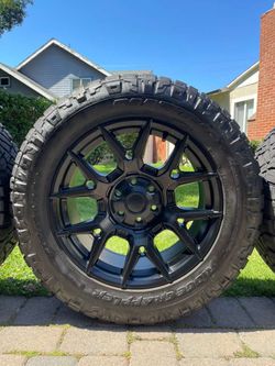 Universal 6 Lug Nut Rims & TIRES/ Universal Rines & LLANTAS De 6 birlos (6x5.31)&(6x5.5) size: 20”