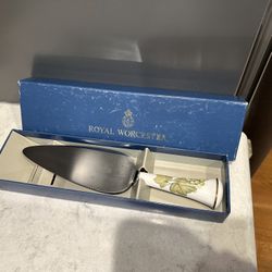 Vintage Royal Worcester Bone China Cake/Pie Server - Vine Harvest Pattern 