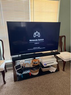 Sharp - Roku -65 inch TV