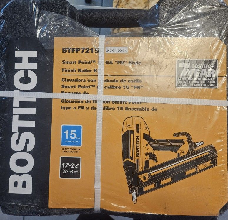 Brand New Bostitch BTFP72156 15 Gauge Angle Finish Nailer Kit