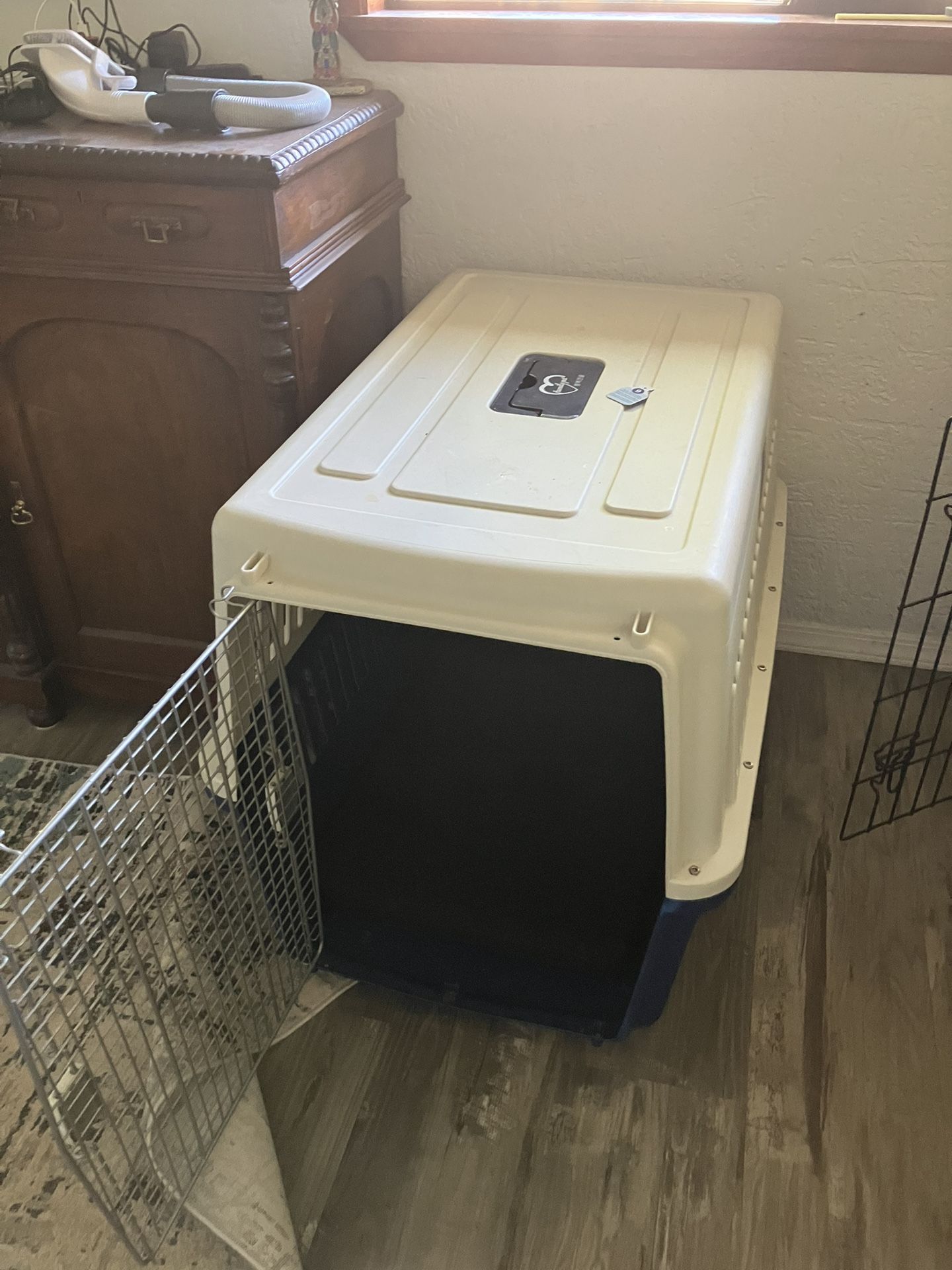 Airplane Portable Dog Kennel