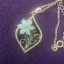 925 Sterling Silver And Gems Floral Pendant 
