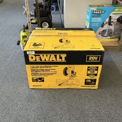 Dewalt 20V Max Sliding Miter Saw Kit (DCS361M1) W/ Battery and Charger