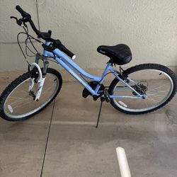 Roadmaster Granite Peak 24" Girls Mountain Bike 