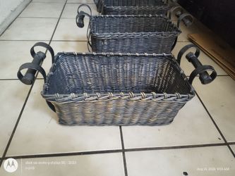 4 metal and wood baskets
