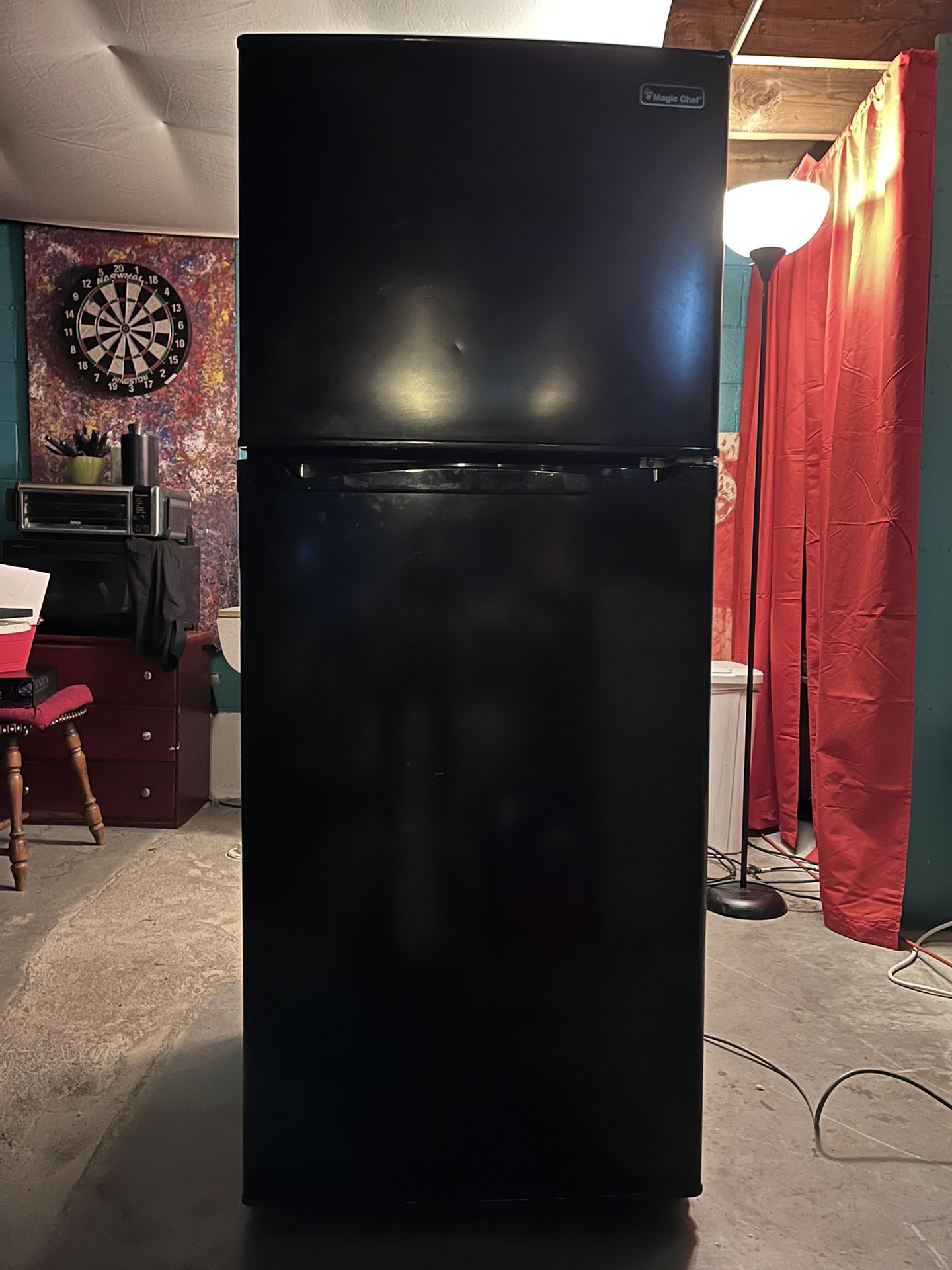 Magic Chef 10.1 cubic ft Refrigerator/Top Freezer