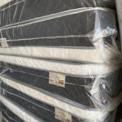 🌟✨Mattress Pillow Top All Sizes ✨🌟 ☑️ 12” inches tall 🟦All sizes 🛏💤 🟩Same day delivery available🚛 🟠Queen sizes 🟡Full sizes 🟢Twin sizes 🔵