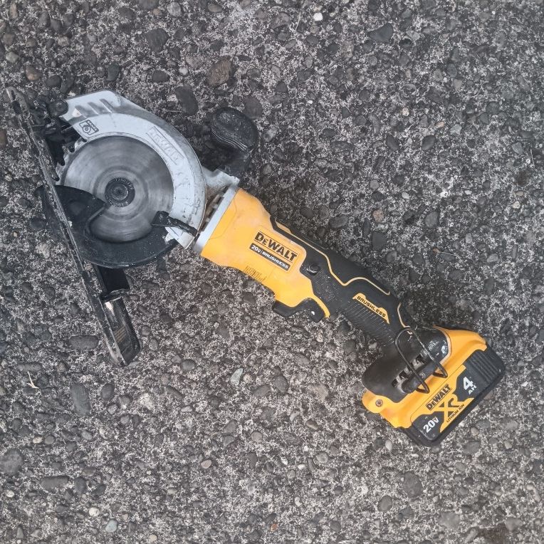 DeWalt DC571 20volt 4&1/4in Circular Skill Saw Vgood Condition With 4.0 Battery(charger not Included) For Pick Up Fremont Seattle. No Low Ball/Trades 