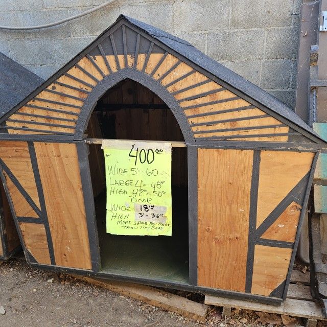 XL Dog House (Available) for Sale in Riverside, CA OfferUp