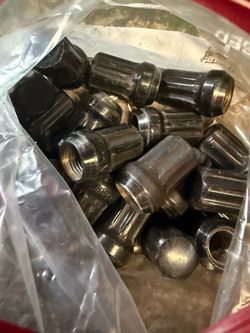 M14x1.5 Lug Nuts