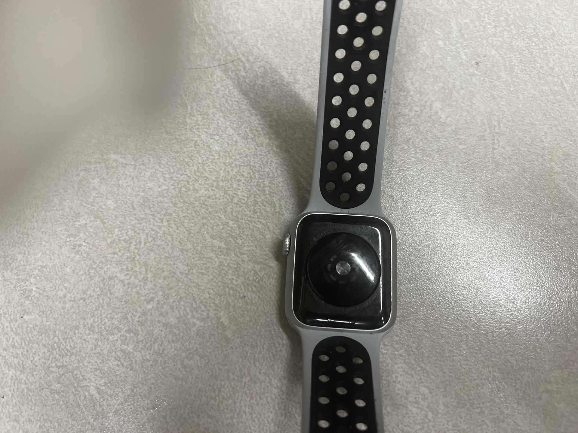 Apple Watch SE 