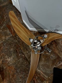￼Ceiling fan