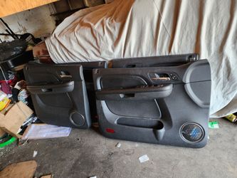 Yukon denali 2007 dopr panels 160$ all 4