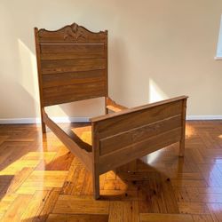Stunning Victorian Style Full Size Bed Frame