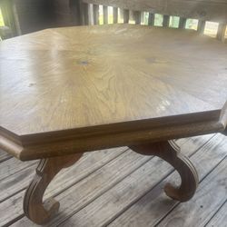 Dining Room Table  And 4 Chairs 