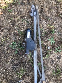 Windshield wiper motor, come off 03 Escalade