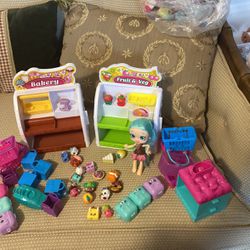 Shopkins bakery and fruit and veggie stand