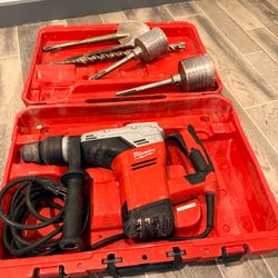 Milwaukee 1 91/6 inch SDS Max Rotary Hammer with Bits