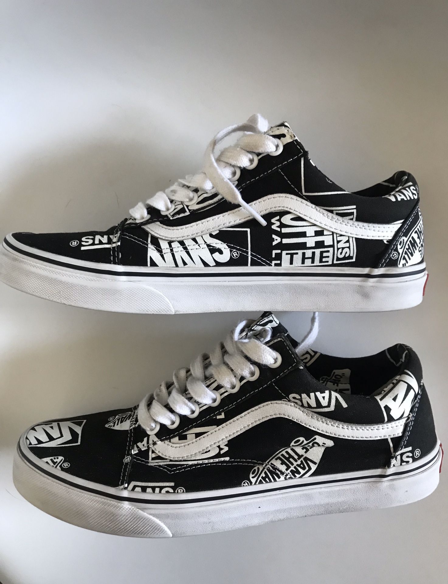 Vans shoes sz 9 in men’s 10.5 in women’s