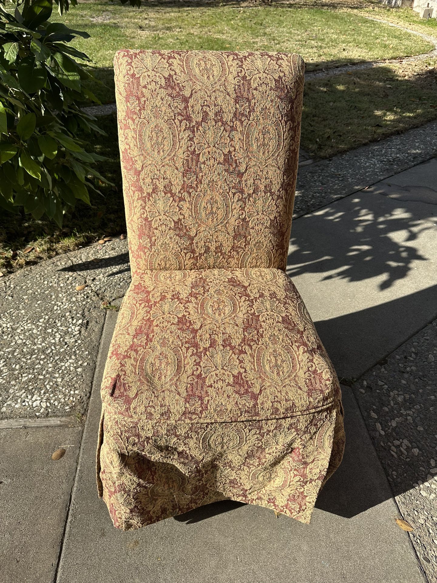 Chairs With Removable Covers 