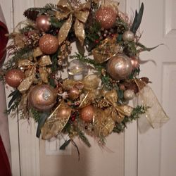 GOLD ROSE XMAS WREATH 