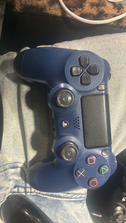 3 ps4 controllers