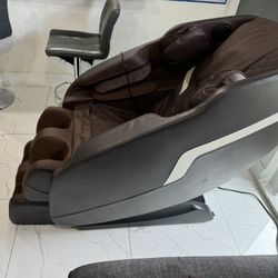 Reclining Massage Chair Like New