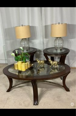 Glass Top Coffee Table Set of 3 / Juego De 3 Mesas de Sala