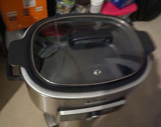 Slow cooker