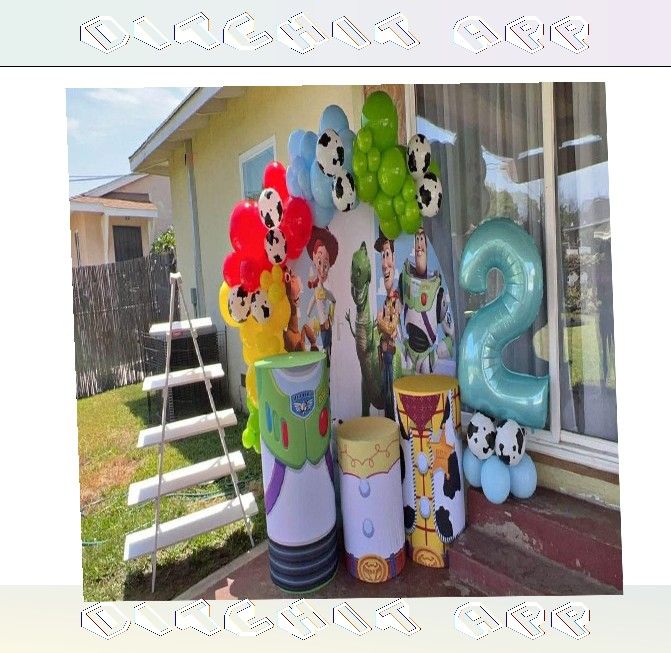 Charm Events with Creative Birthday Balloon Art realize table
