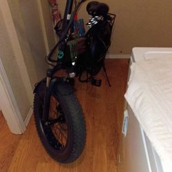 Electric Bike (28Mph)+ With 50 Mi Range Don't Have Charger. 