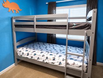 Bunk bed - Mattresses not included