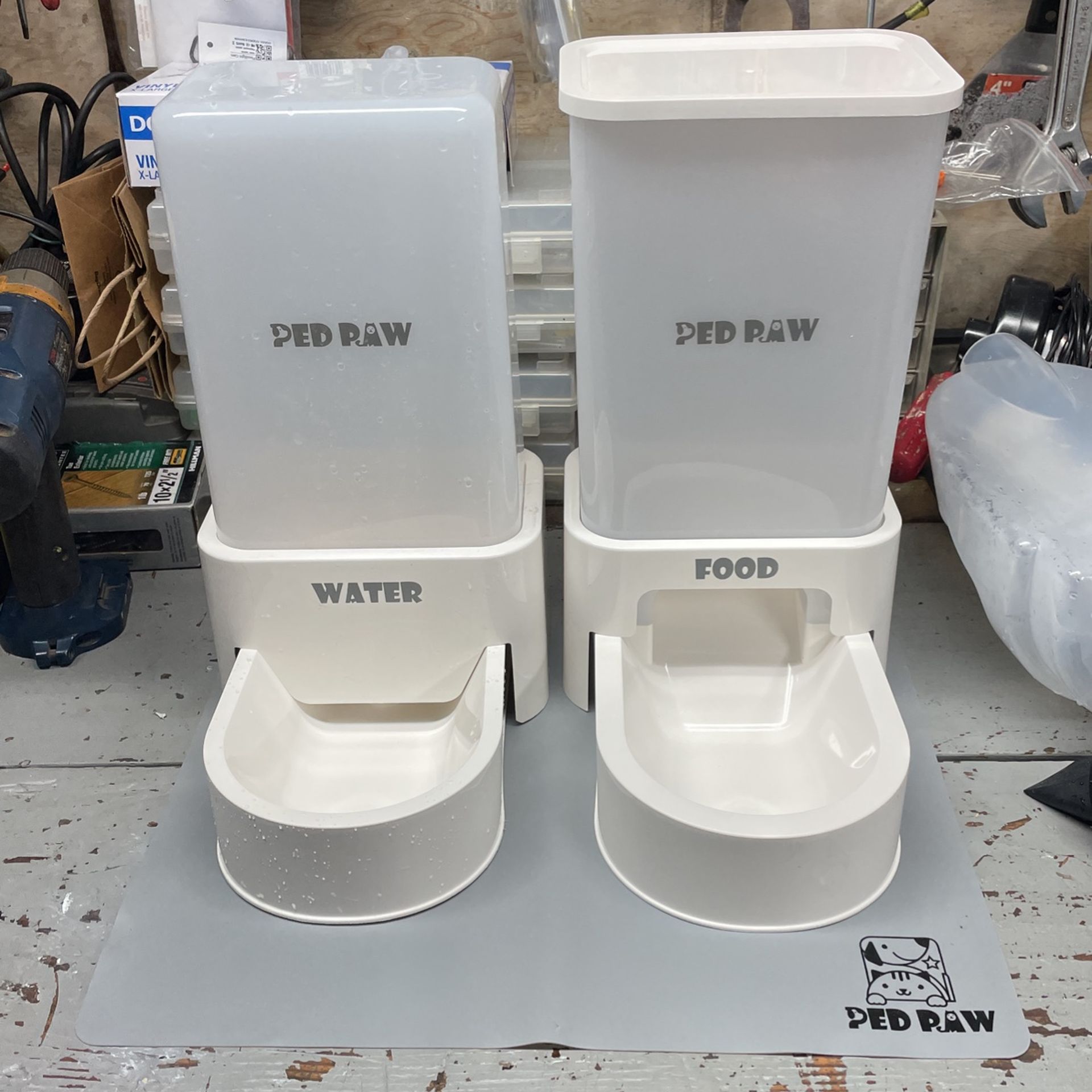 Pet Self Feeder N Water Dish Ped Paw Feed/water Stations With None Stick Matt