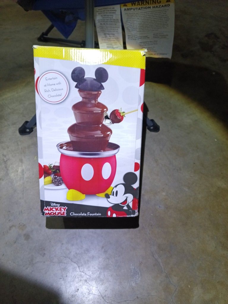 Mickey Chocolate Fountain 