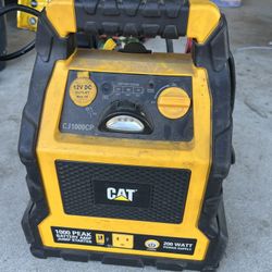 Cat® Power Station with 1,200-Peak-Amp Jump Starter, Tire Compressor, and Power Inverter, CJ1000DXT in Yellow